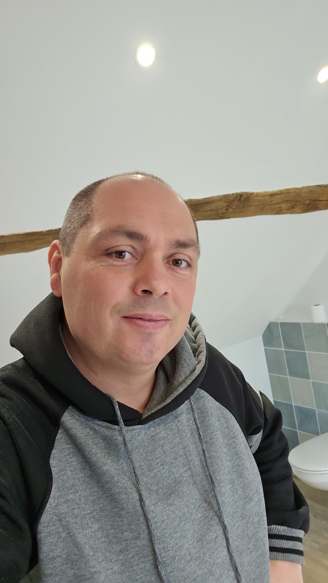 Mikhail - Font - Fribourg | Site coquin