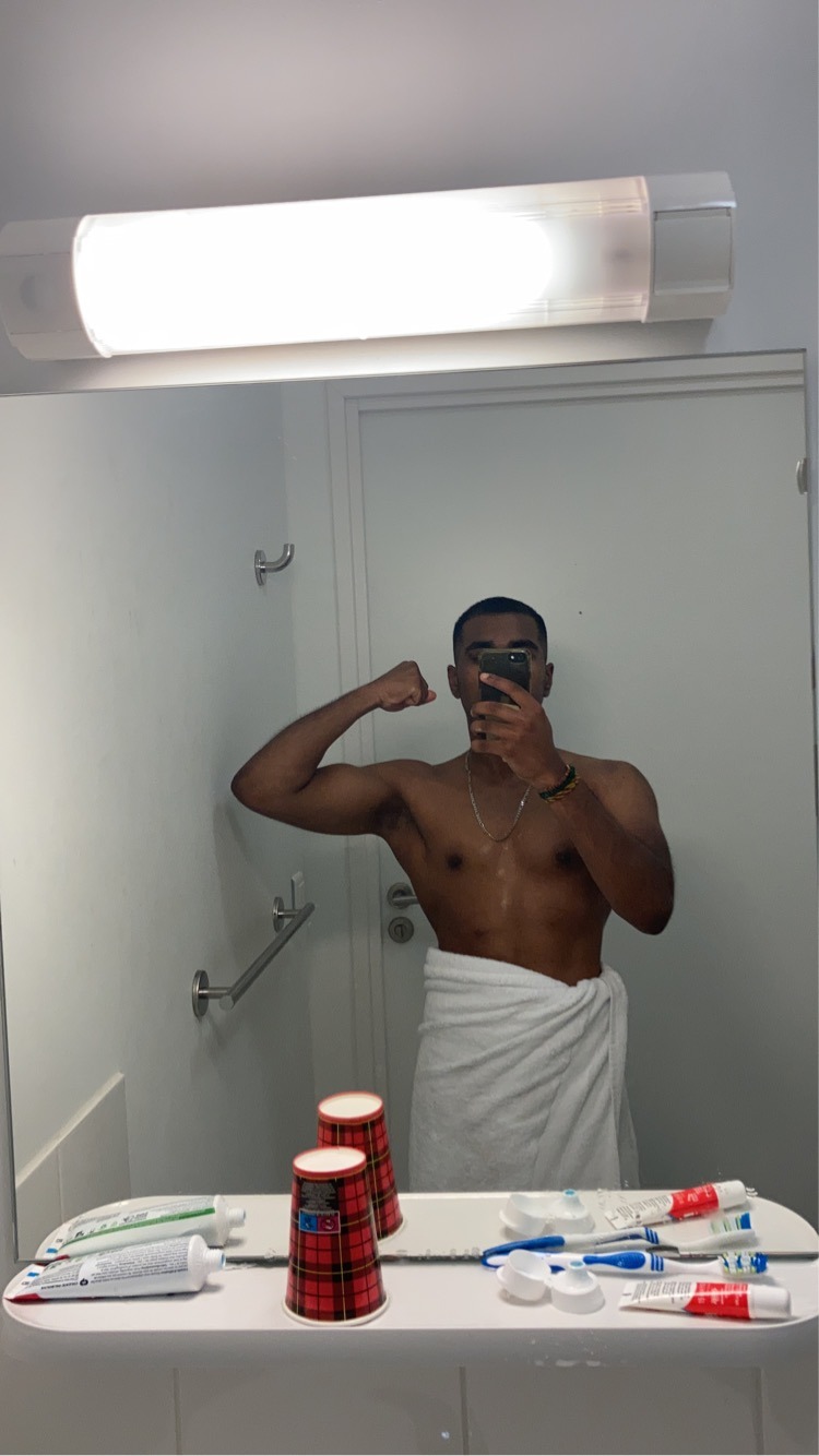 Jurek - Novalles - Vaud | Site coquin